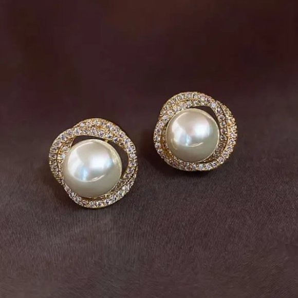 Elegant 18k Gold Plated Pearl Stud Spiral Rhinestones Earrings - Picture 3 of 8